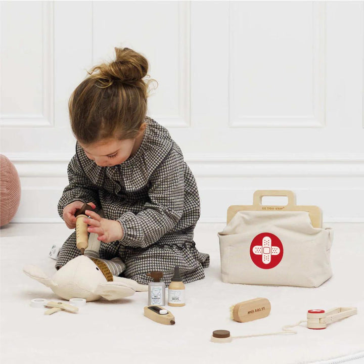 Animal Vet Set-Vet Sets-Le Toy Van-Yes Bebe