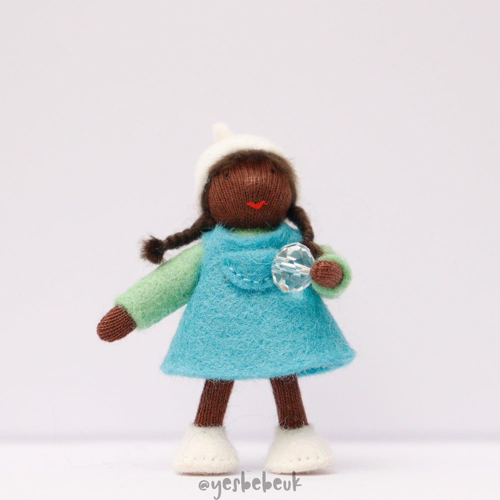Pocket Winter Dwarf Girl with Crystal