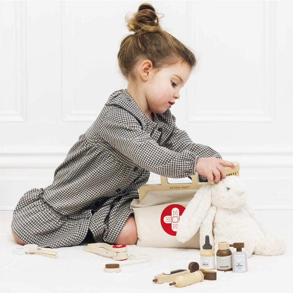 Animal Vet Set-Vet Sets-Le Toy Van-Yes Bebe