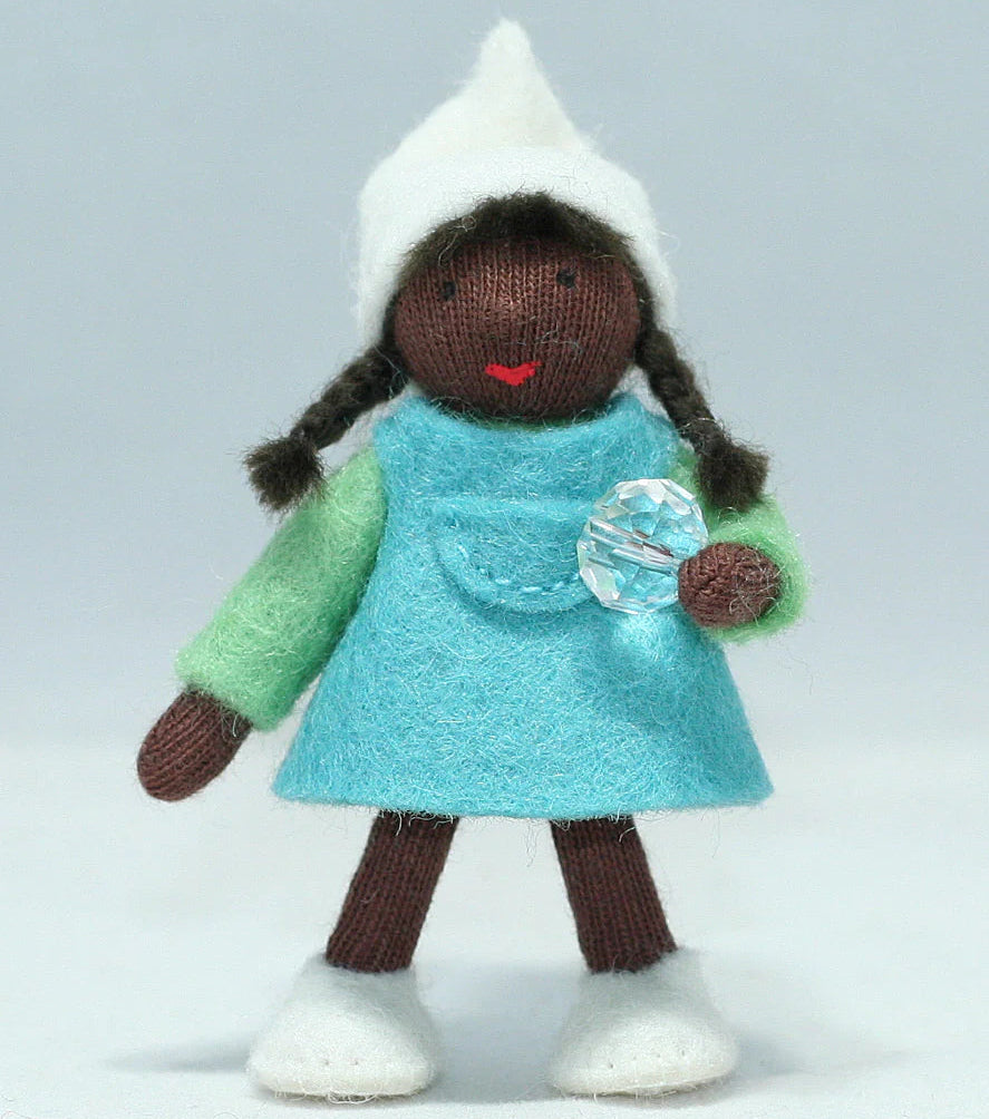 Pocket Winter Dwarf Girl with Crystal